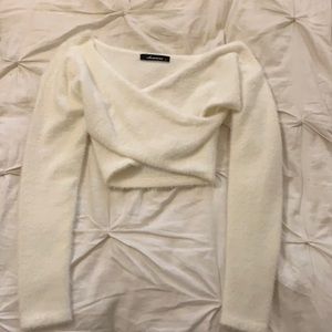 NEVER WORN Olivaceous Cropped Soft Fuzzed Sweater